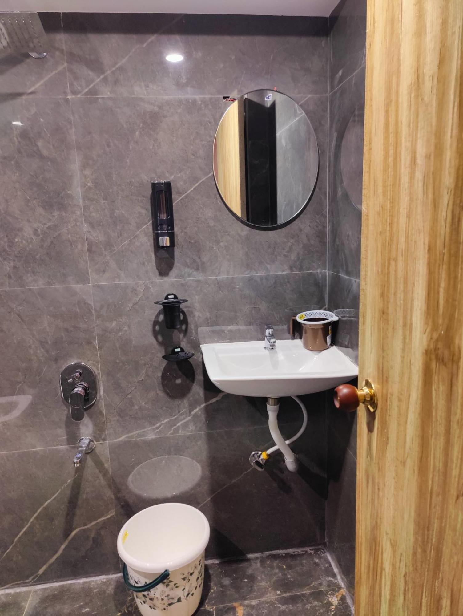מומביי Hotel Garden View Inn - Near Nesco מראה חיצוני תמונה