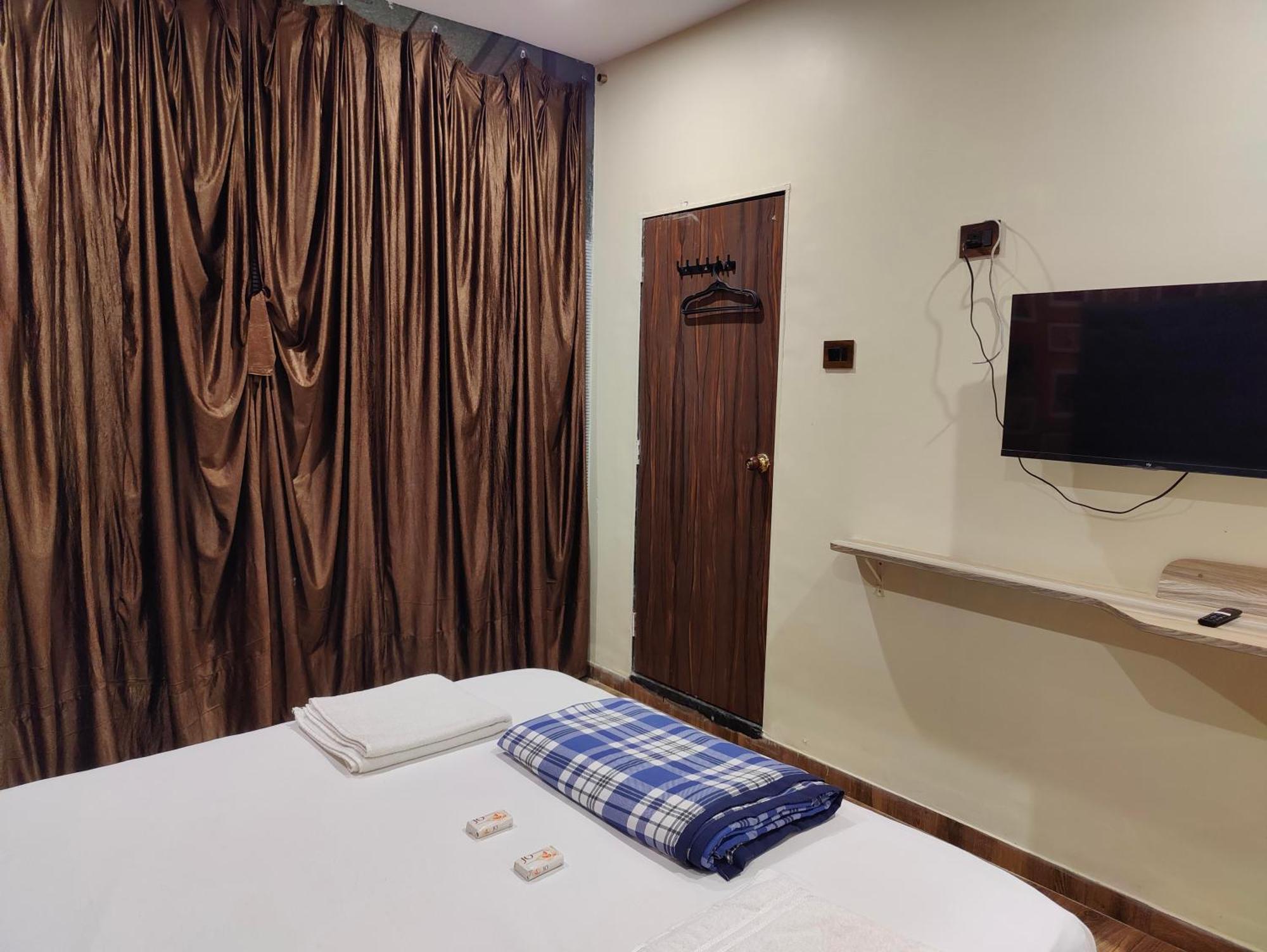 מומביי Hotel Garden View Inn - Near Nesco מראה חיצוני תמונה